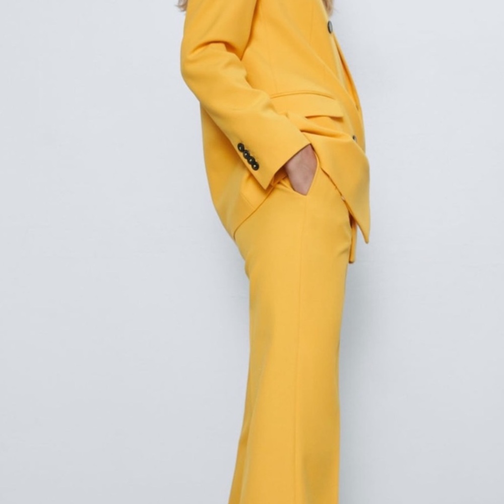 Zara Yellow Double-Breasted Women's Suit - Picture 8 of 11